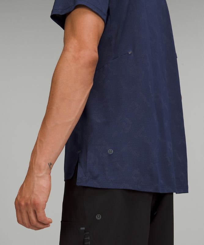 Textured Training Short Sleeve Shirt