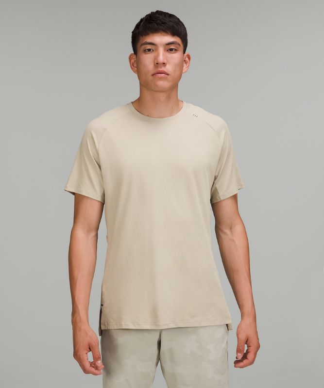 Textured Train Short Sleeve