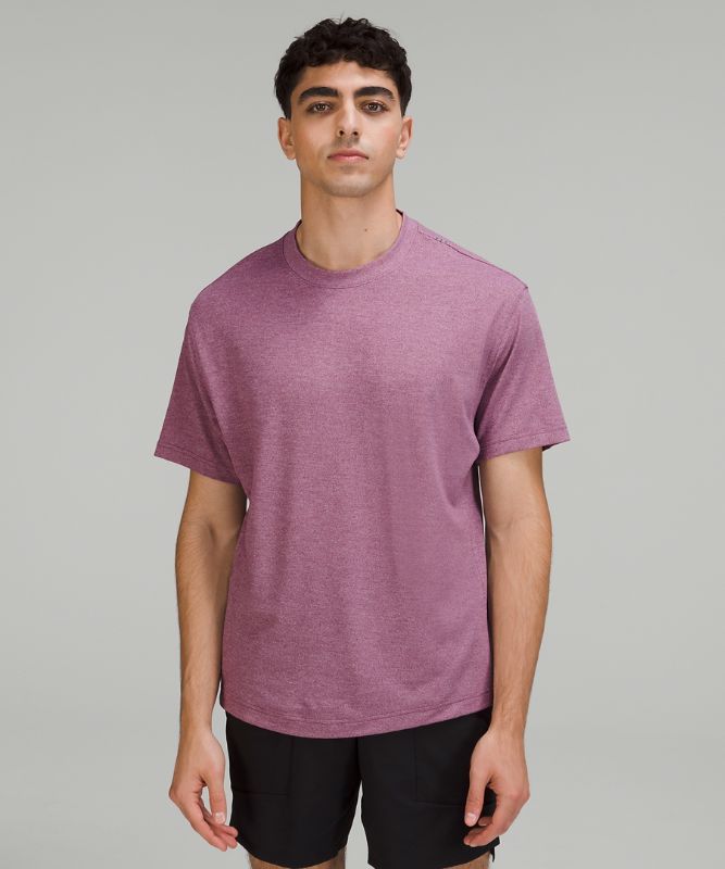 Relaxed Fit Train Short Sleeve