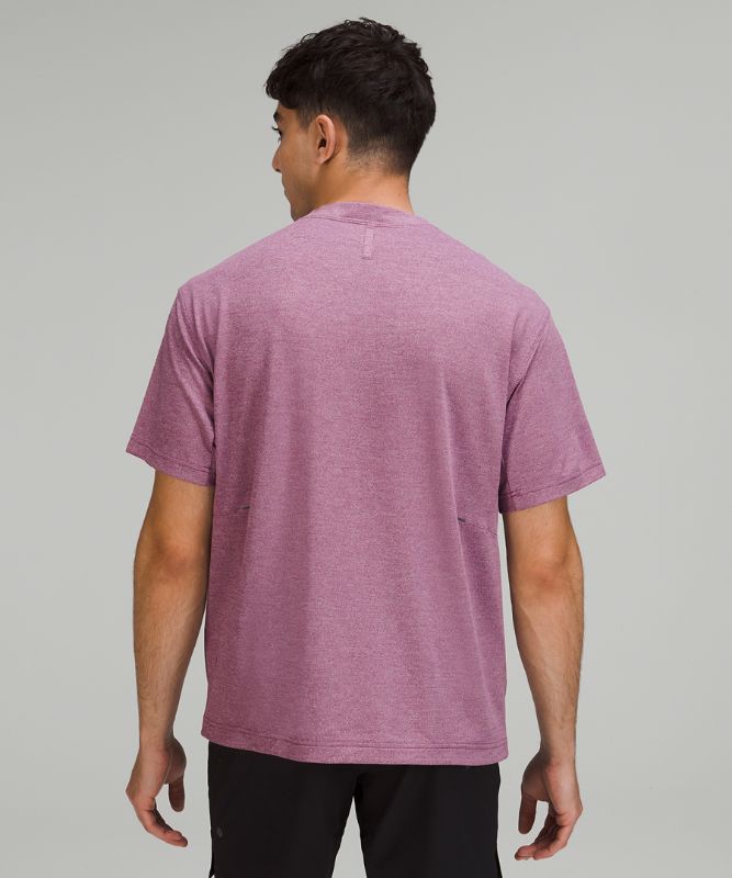 Relaxed Fit Train Short Sleeve