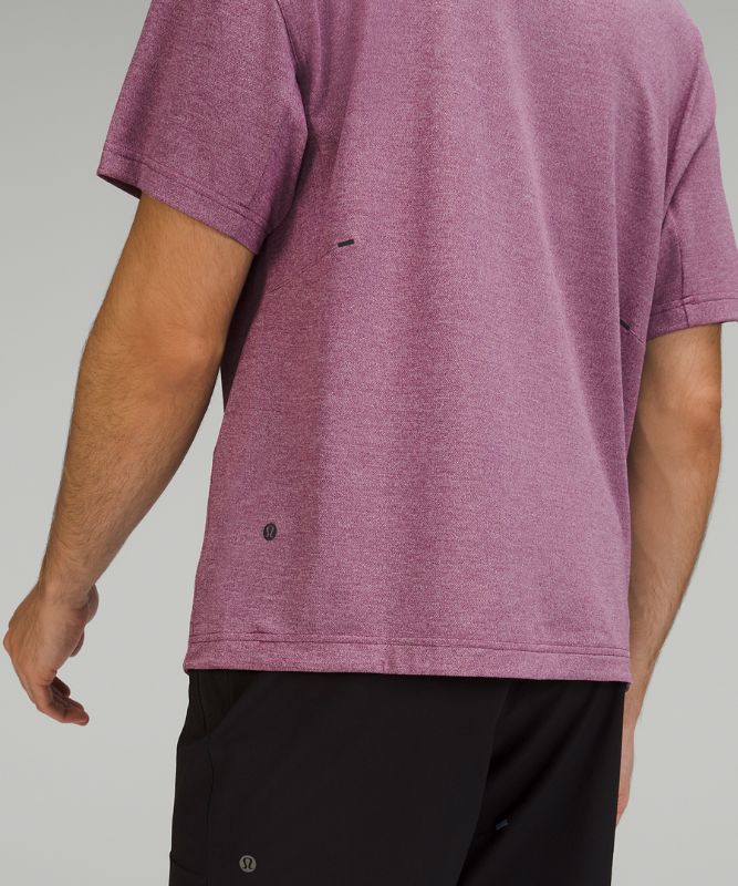 Relaxed Fit Train Short Sleeve