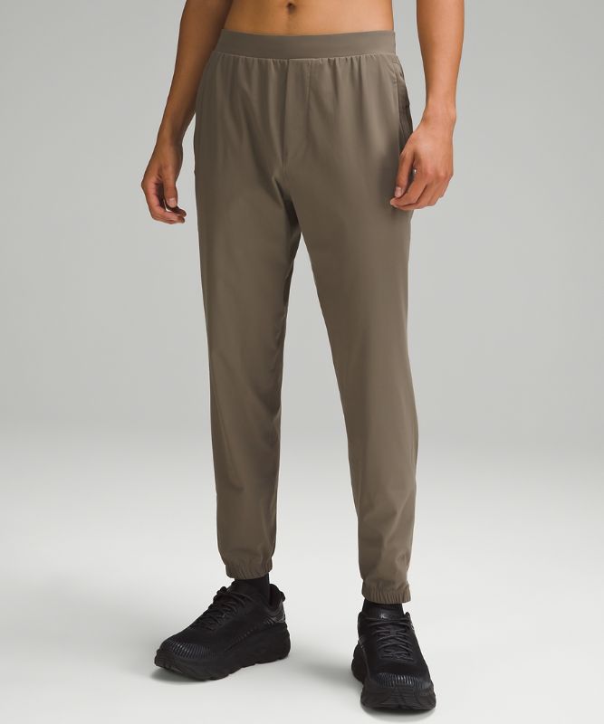 Surge Jogger Shorter