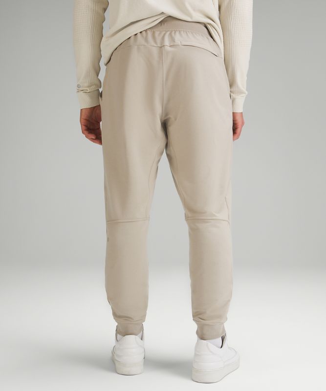 City Sweat Jogger Shorter *Online Only