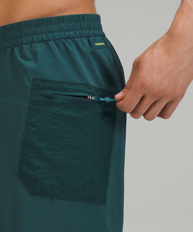 Water-Repellent Hiking Short 8"