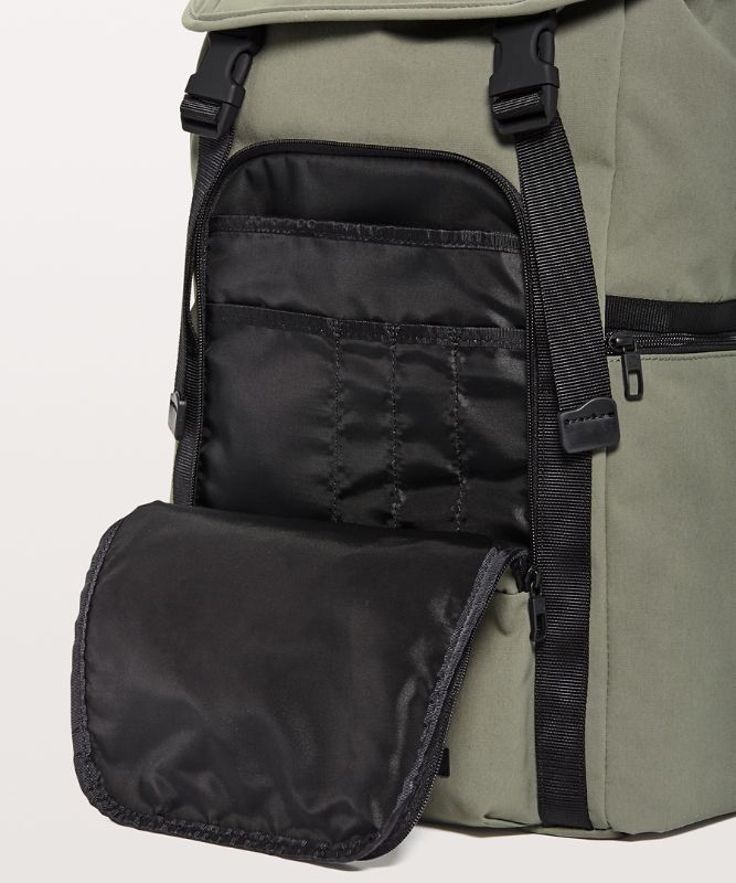 Command the Day Backpack 24L