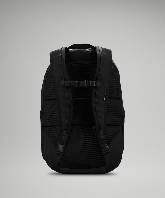 Centered-Zip Backpack 21L