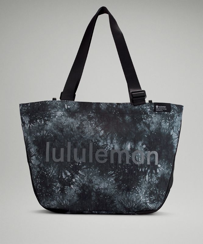 Clean Lines Tote Bag 22L