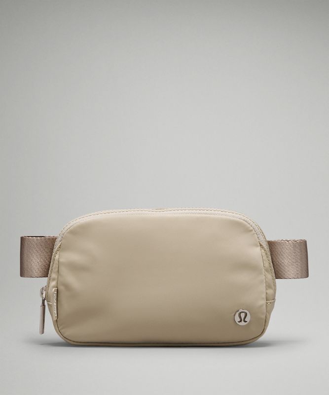 Everywhere Belt Bag 1L