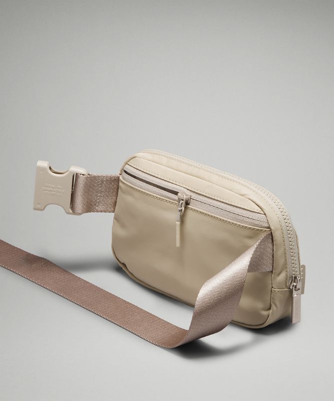 Everywhere Belt Bag 1L