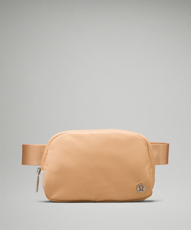 Everywhere Belt Bag 1L