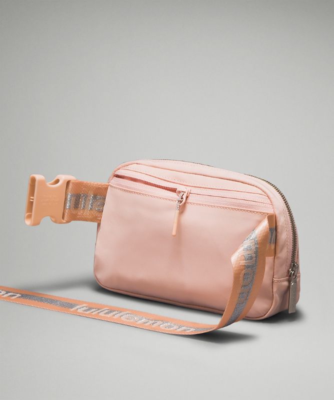 Everywhere Belt Bag 1L