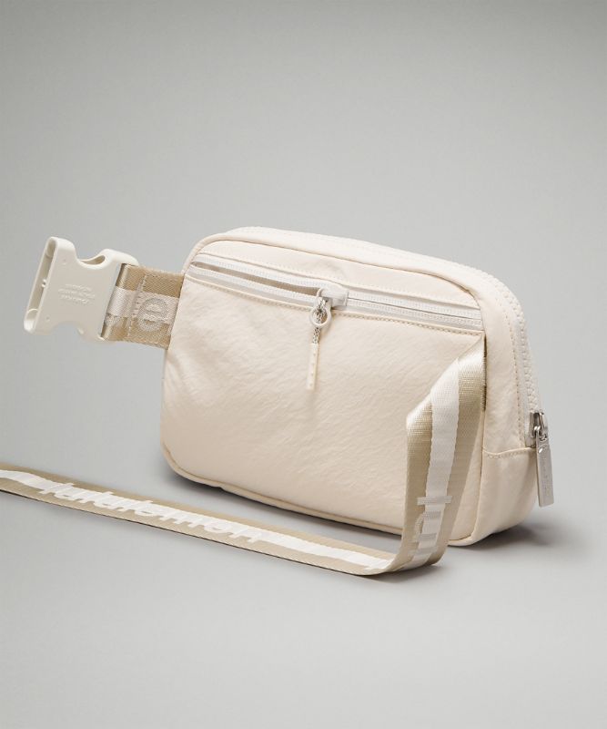 Everywhere Belt Bag 1L