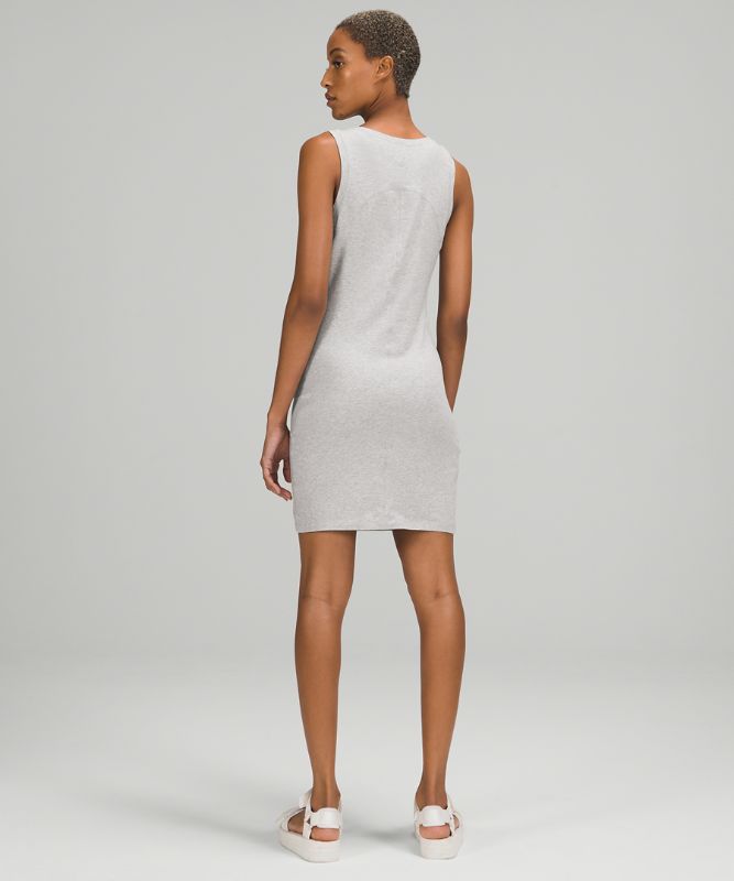 LA Tight-To-Body Ruched Dress