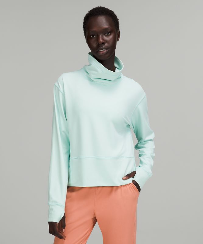 Ready to Rulu Pullover