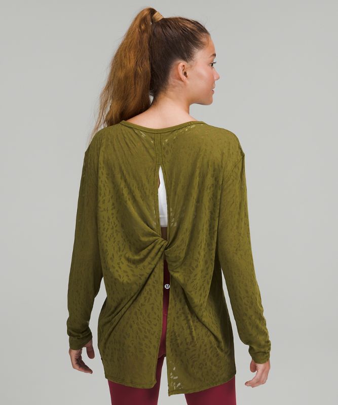 Lightweight Open Back Yoga Long-Sleeve Shirt