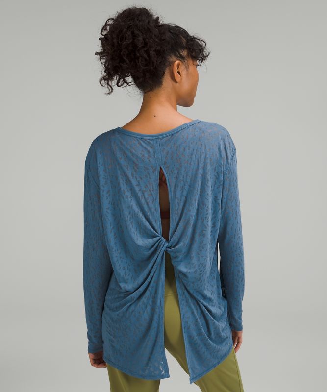 Lightweight Open Back Yoga Long-Sleeve Shirt