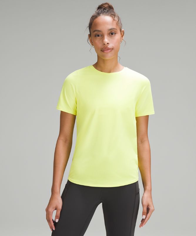 Lightweight Training Short-Sleeve Shirt