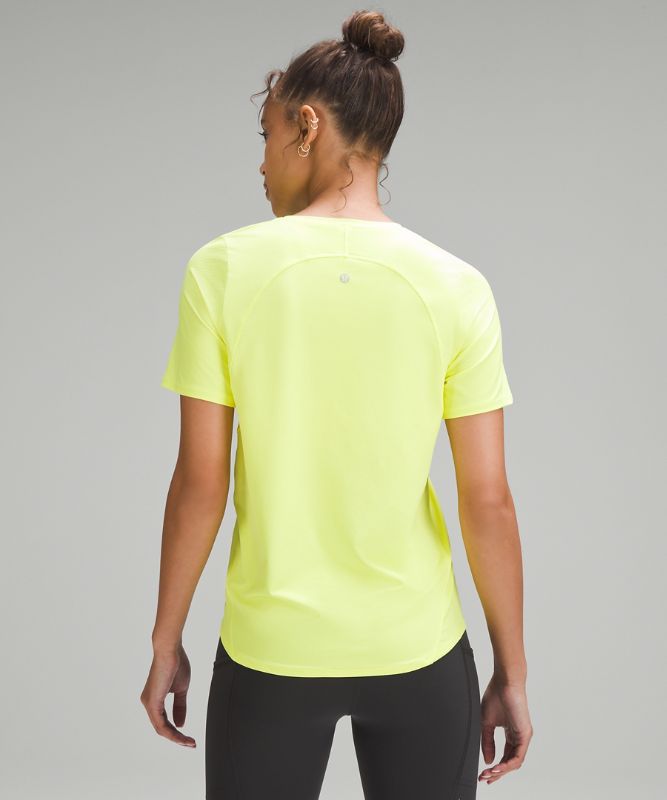 Lightweight Training Short-Sleeve Shirt