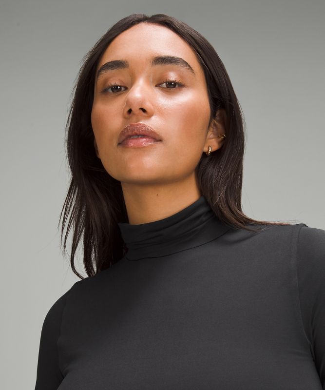 Wundermost Ultra-Soft Nulu Long-Sleeve Turtleneck