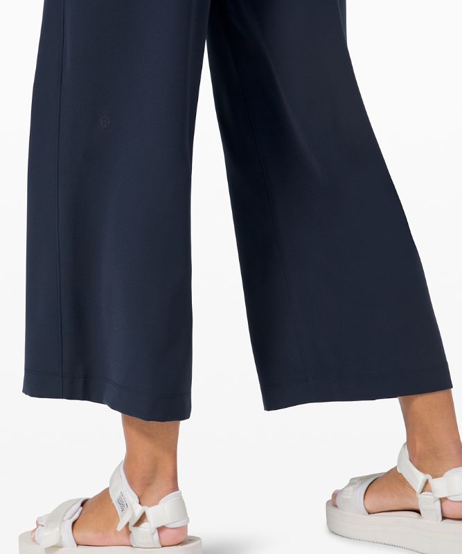 On the Fly 7/8 Wide Leg Pant *Woven