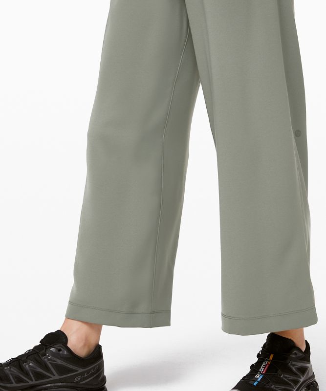 On the Fly 7/8 Wide Leg Pant *Woven