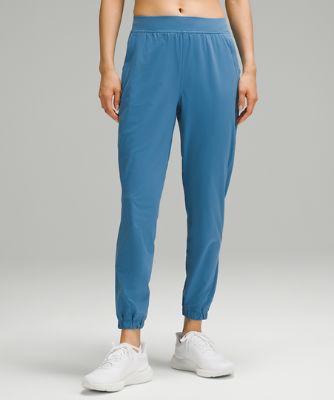 Lululemon April Try On Haul  Relaxed Fit Joggers, Ripened Raspberry, Run  Tights & More! 