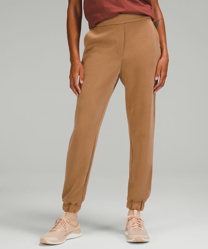 Softstreme Relaxed High-Rise Pant