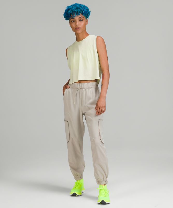Relaxed Mid-Rise Cargo Pant