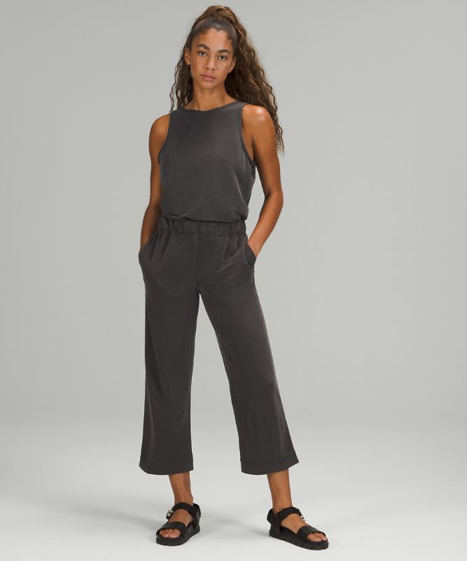 Lightweight Wide Leg Pant