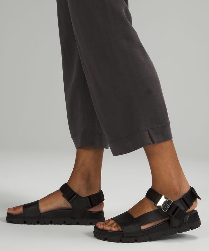 Lightweight Wide Leg Pant