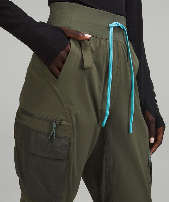 Cargo High-Rise Hiking Pant