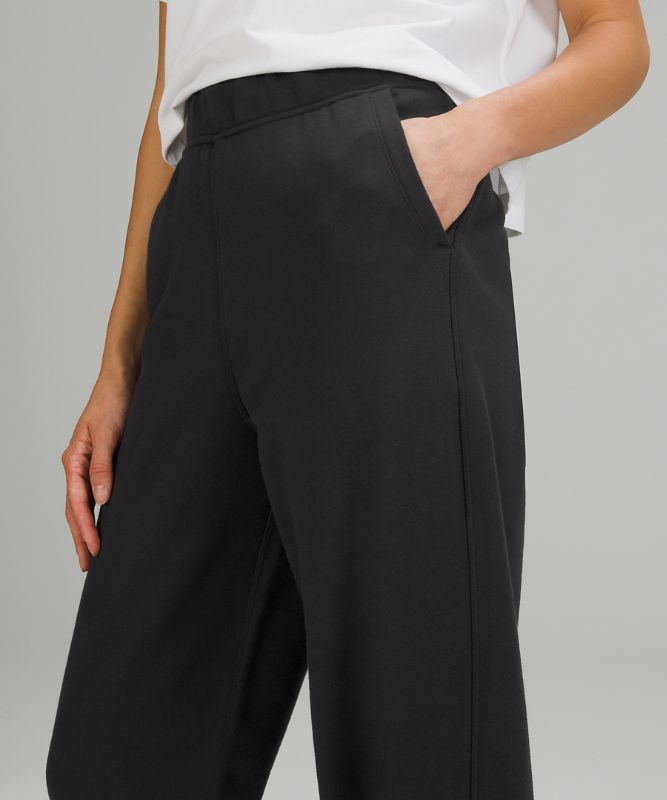 Relaxed High-Rise Jogger *Online Only