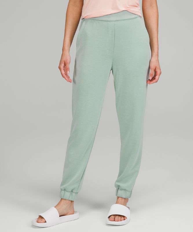 Softstreme Relaxed High-Rise Pant *Asia Fit