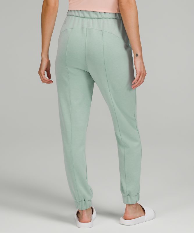 Softstreme Relaxed High-Rise Pant *Asia Fit