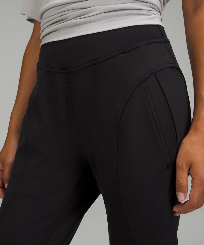 Relaxed Tech Fleece High-Rise Jogger