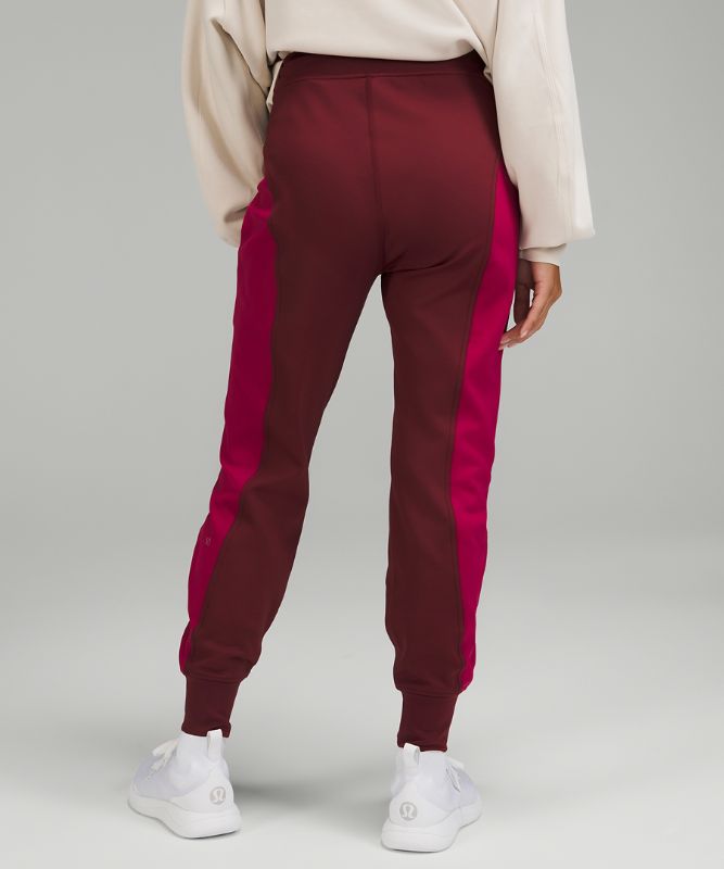 Relaxed Tech Fleece High-Rise Jogger