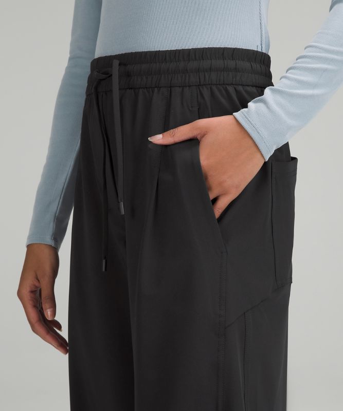 Woven Wide-Leg Mid-Rise Pant