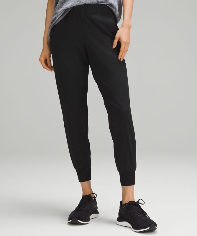 Luxtreme Slim-Fit Mid-Rise Jogger *Asia Fit