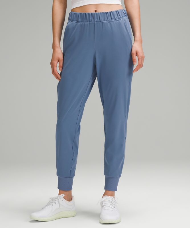 Luxtreme Slim-Fit Mid-Rise Jogger *Asia Fit