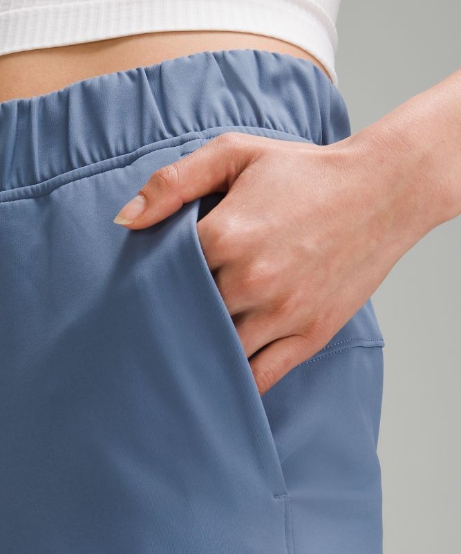 Luxtreme Slim-Fit Mid-Rise Jogger *Asia Fit