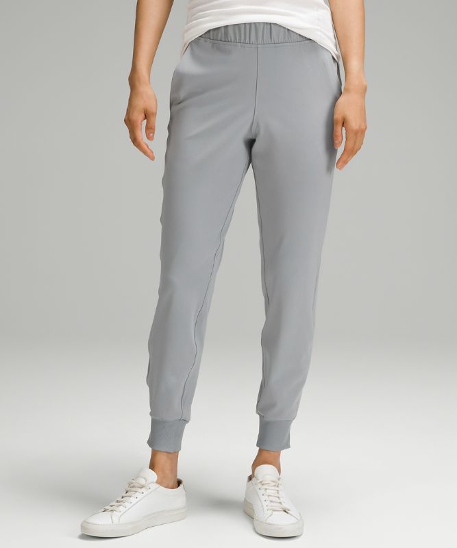 Luxtreme Slim-Fit Mid-Rise Jogger *Asia Fit