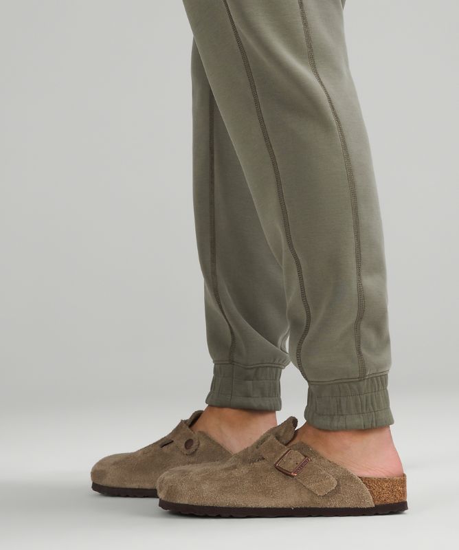 Softstreme High-Rise Jogger