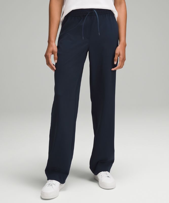 Straight-Leg Mid-Rise Pant Luxtreme *Regular