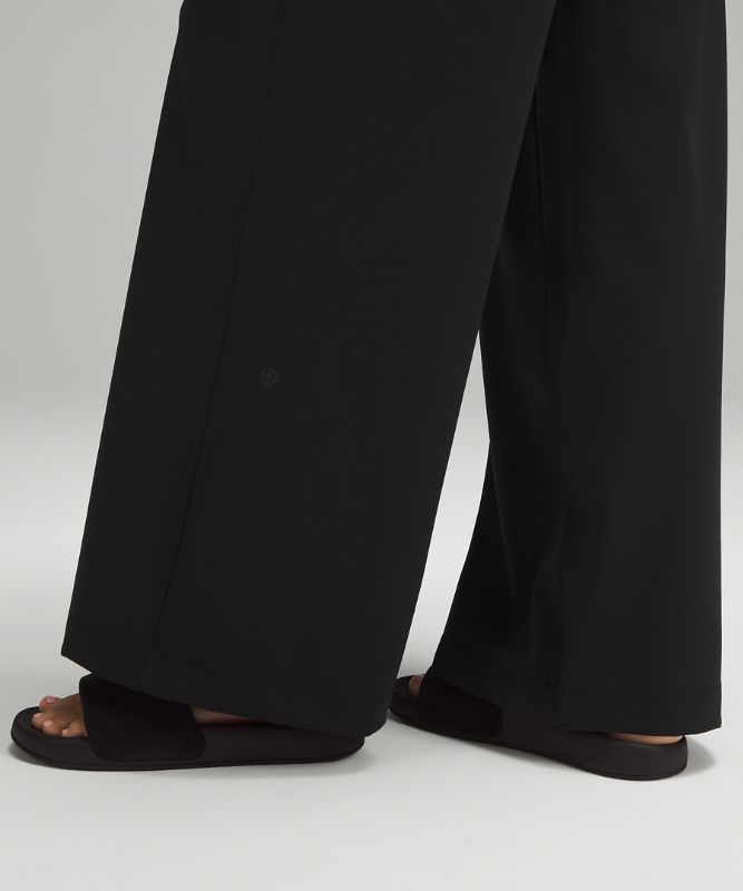 Luxtreme Pull-On Mid-Rise Wide-Leg Pant