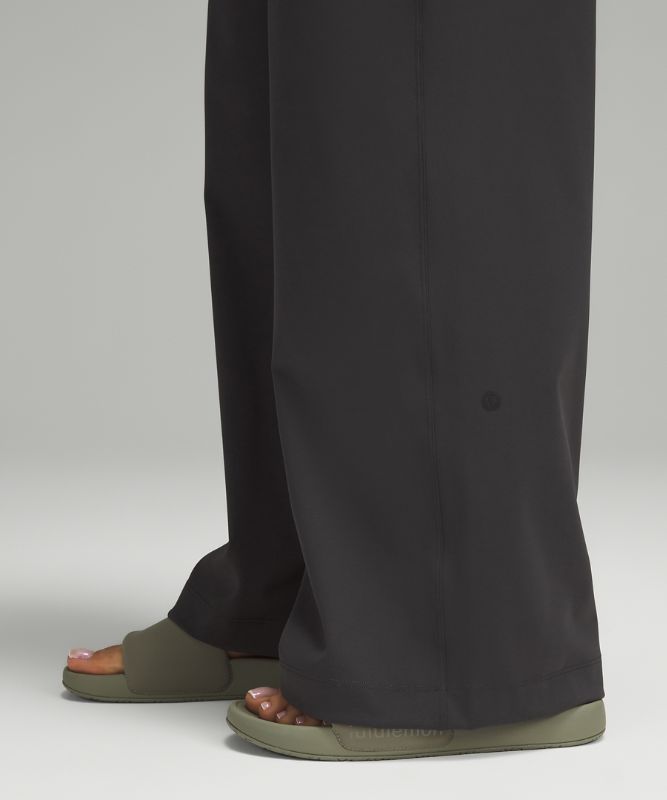 Luxtreme Pull-On Mid-Rise Wide-Leg Pant