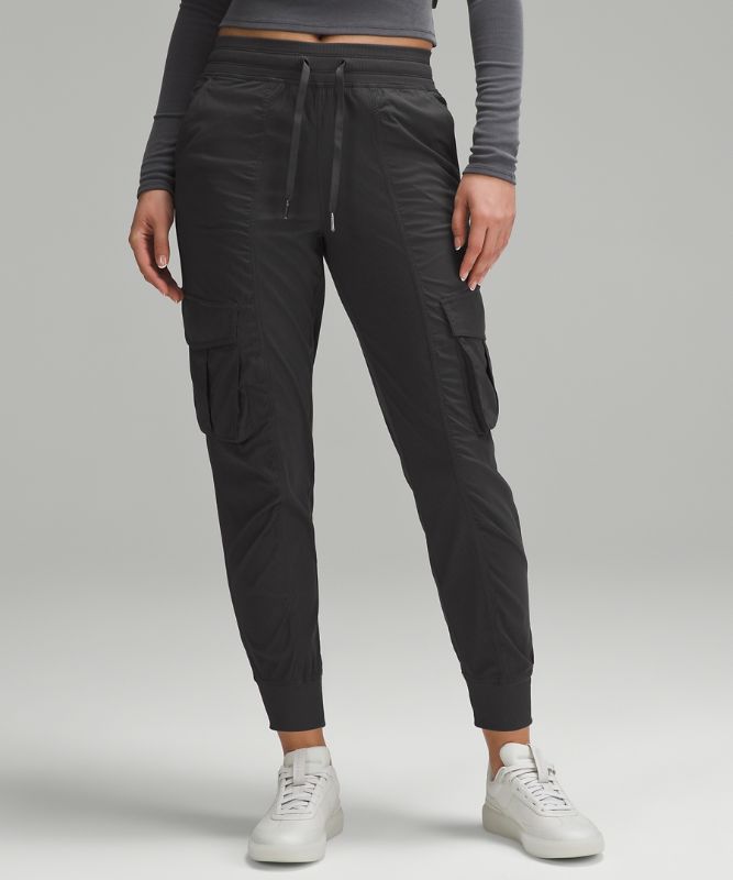 Dance Studio Relaxed-Fit Mid-Rise Cargo Jogger *Asia Fit