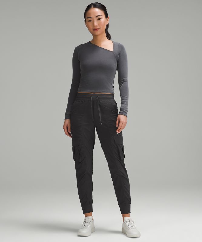 Dance Studio Relaxed-Fit Mid-Rise Cargo Jogger *Asia Fit