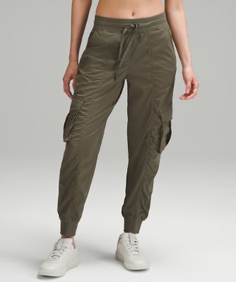 Dance Studio Mid-Rise Cropped Pants 23 *Asia Fit