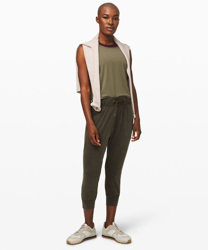 Lost in Leisure Crop Jogger