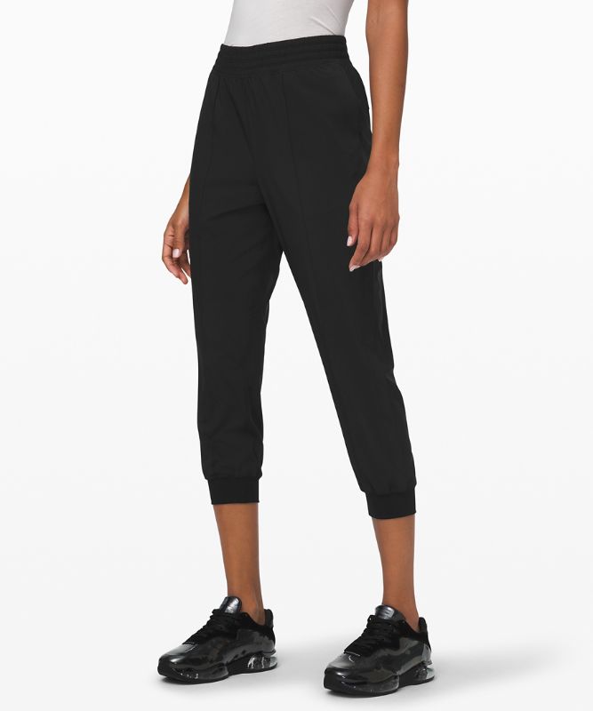 Wanderer Cropped Jogger 24, Black